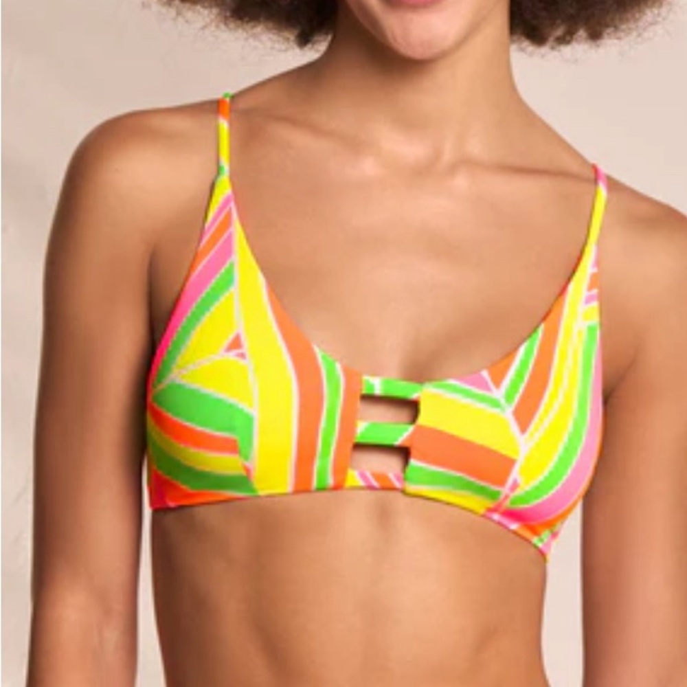 Maaji Magnetic Crate Sporty Bralette Bikini Top NWT size medium